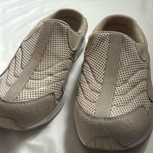 Easy Spirit Nude Slip On Sneakers 9M